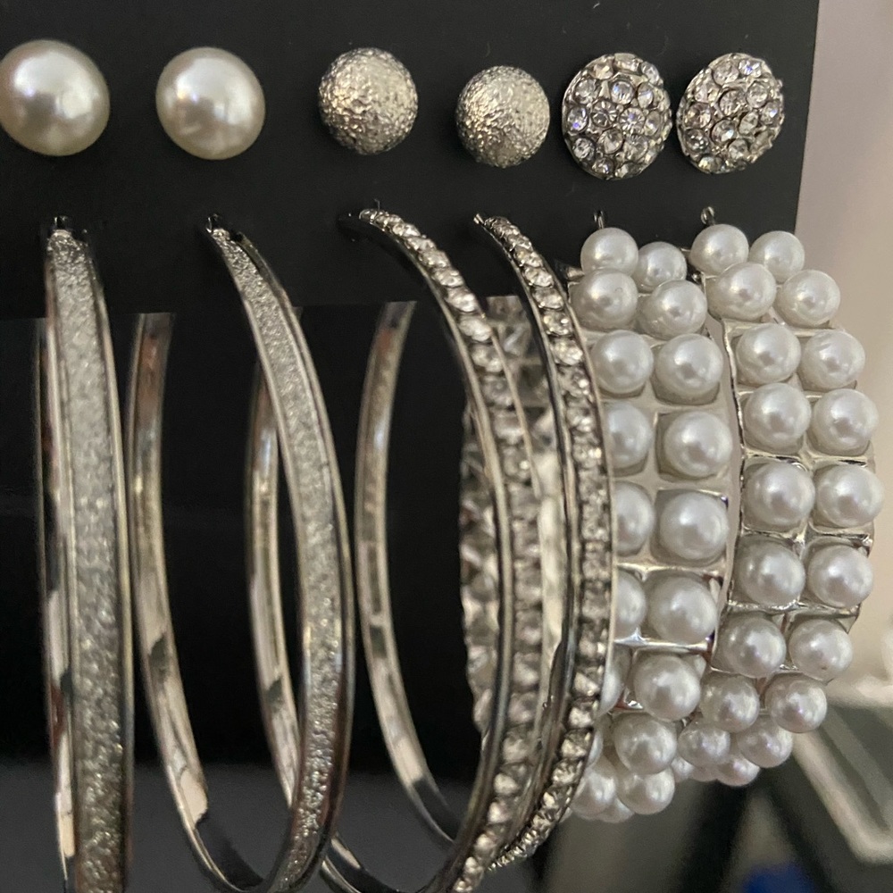 Earrings - Picture 1 of 1